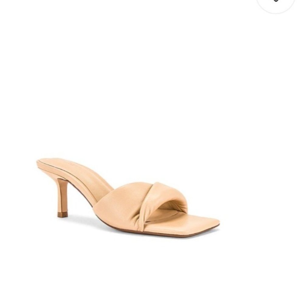 Tony Bianco Alexa Sandal in Beech Nappa